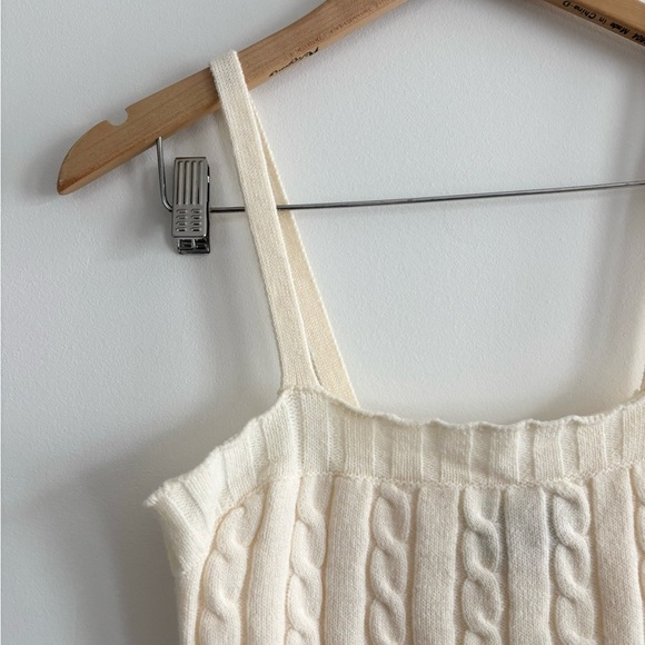 By Anthropologie Cropped Cream Cable Knit Tank Top - Picture 4 of 9